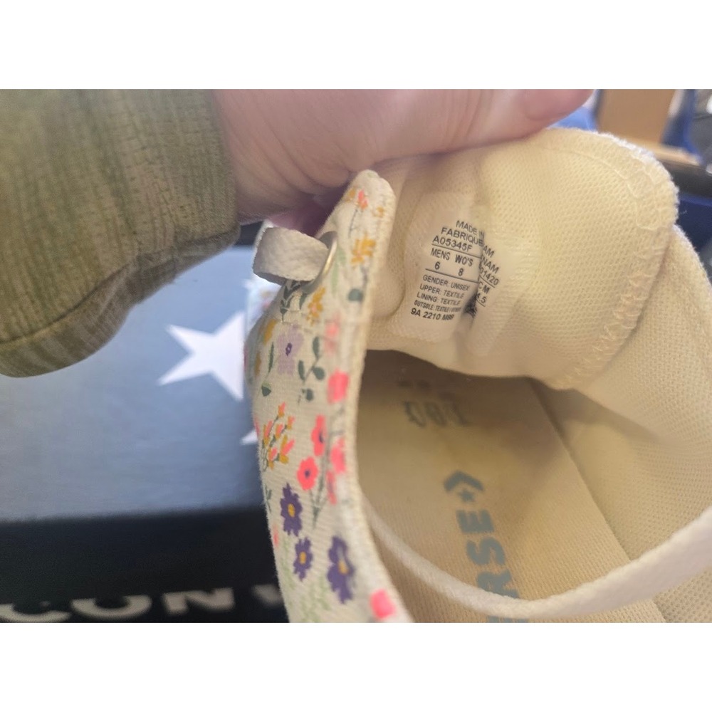 Converse Chuck Taylor All Star Low Floral Print Sneakers Womens 8 Mens 6 A05345F - Picture 3 of 4